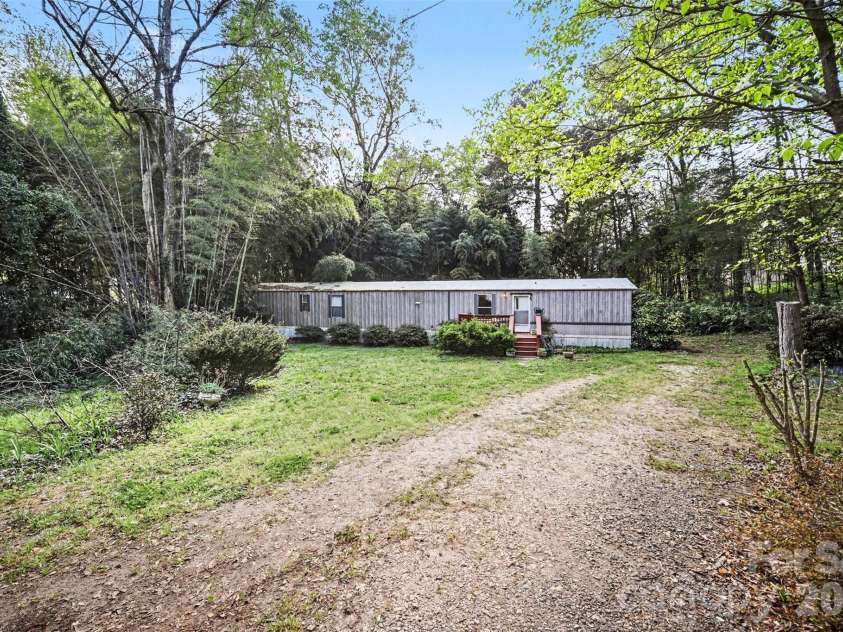 126 Amelia Drive, Fort Mill, SC 29715.  MLS# CAR4365424, YatesRealty ID 11191. 