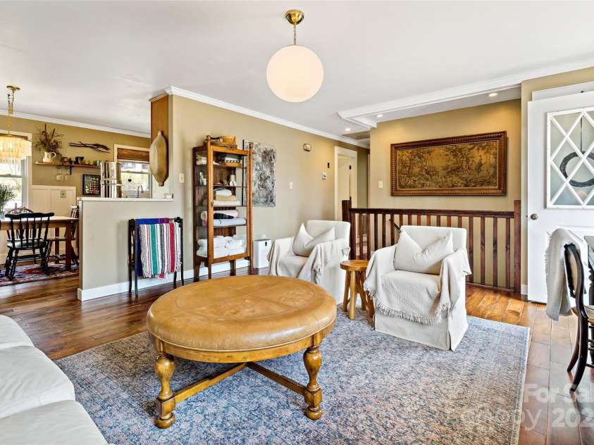 570 Brandon Road, Black Mountain, NC 28711.  MLS# CAR4241895, YatesRealty ID 11191. 