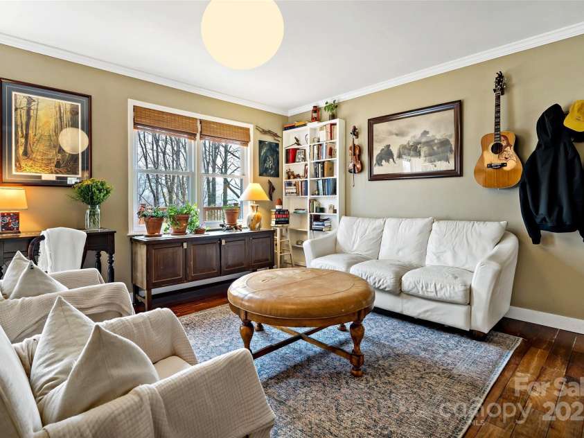 570 Brandon Road, Black Mountain, NC 28711.  MLS# CAR4241895, YatesRealty ID 11191. 