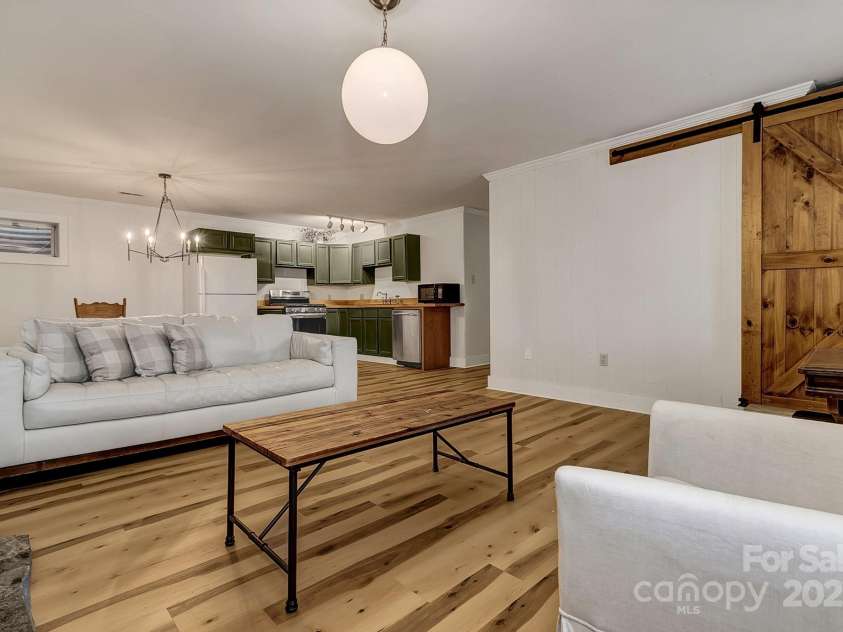 570 Brandon Road, Black Mountain, NC 28711.  MLS# CAR4241895, YatesRealty ID 11191. 