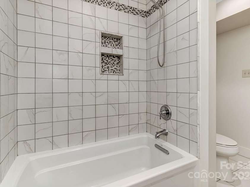 570 Brandon Road, Black Mountain, NC 28711.  MLS# CAR4241895, YatesRealty ID 11191. 