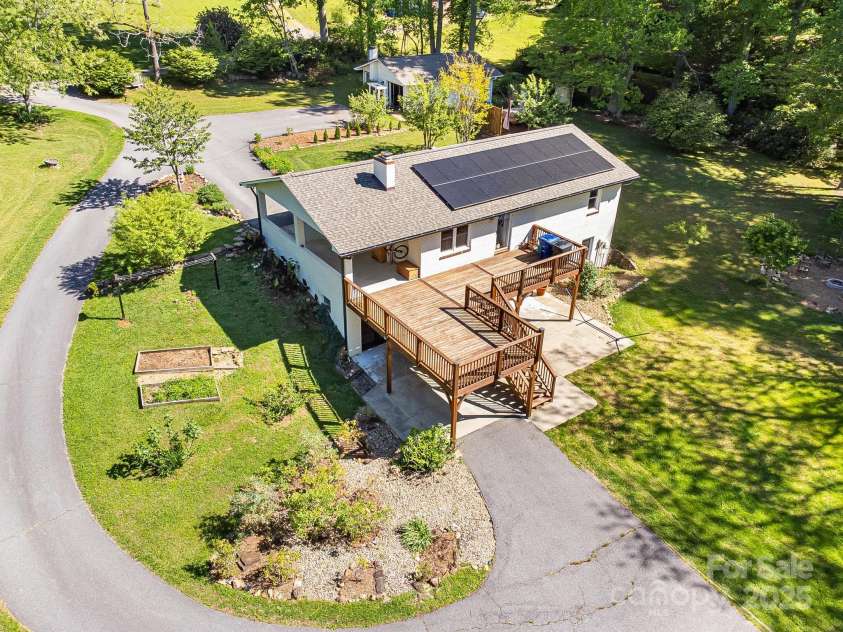 570 Brandon Road, Black Mountain, NC 28711.  MLS# CAR4241895, YatesRealty ID 11191. 