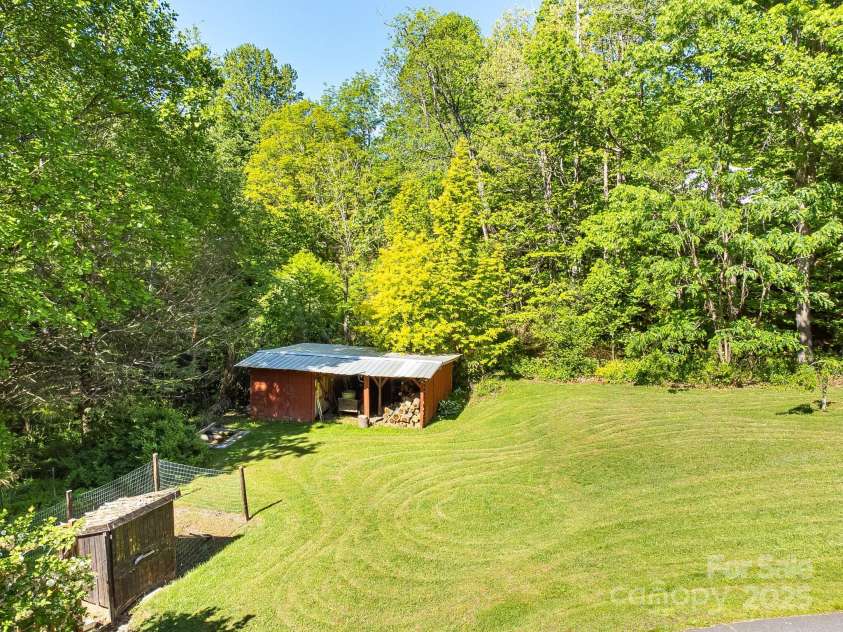 570 Brandon Road, Black Mountain, NC 28711.  MLS# CAR4241895, YatesRealty ID 11191. 