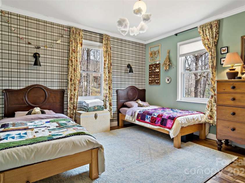 570 Brandon Road, Black Mountain, NC 28711.  MLS# CAR4241895, YatesRealty ID 11191. Main Level Secondary Bedroom