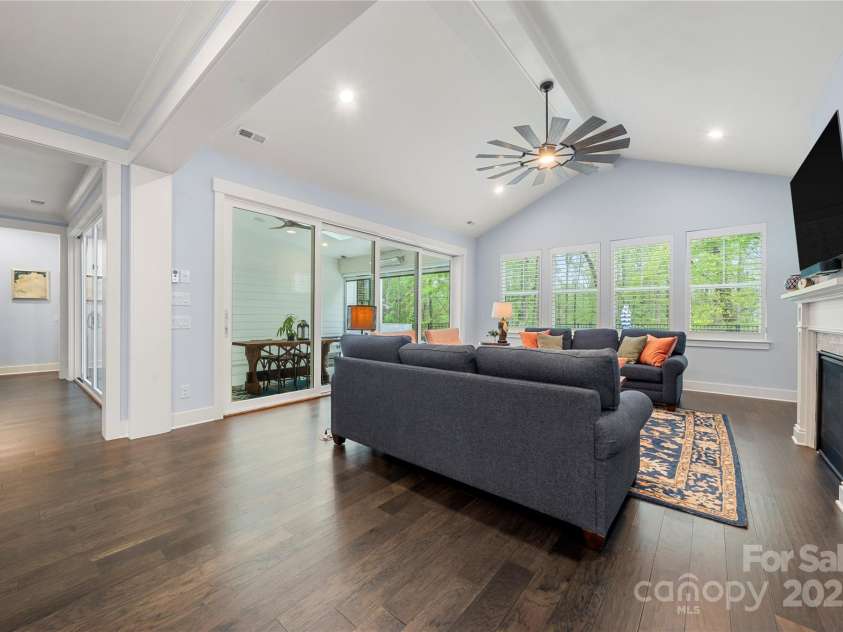 14013 Pinoli Pine Circle, Huntersville, NC 28078.  MLS# CAR4244997, YatesRealty ID 11192. 