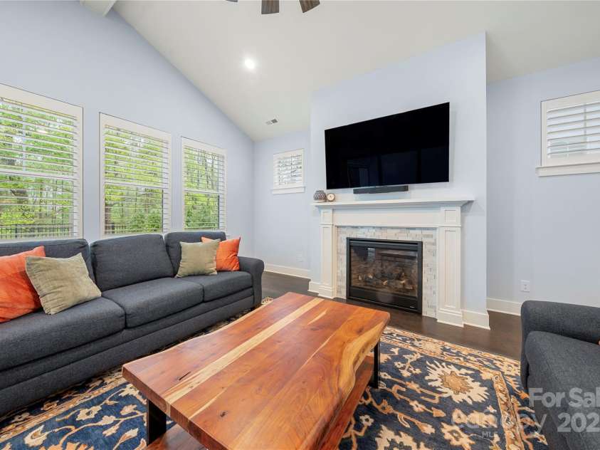 14013 Pinoli Pine Circle, Huntersville, NC 28078.  MLS# CAR4244997, YatesRealty ID 11192. 