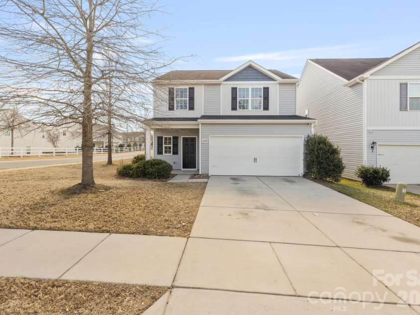 8203 Paw Valley Lane, Charlotte, NC 28214.  MLS# CAR4353089, YatesRealty ID 11192. 