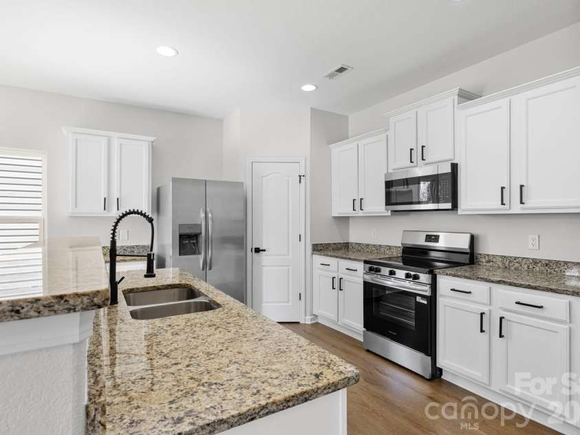 8203 Paw Valley Lane, Charlotte, NC 28214.  MLS# CAR4353089, YatesRealty ID 11192. 