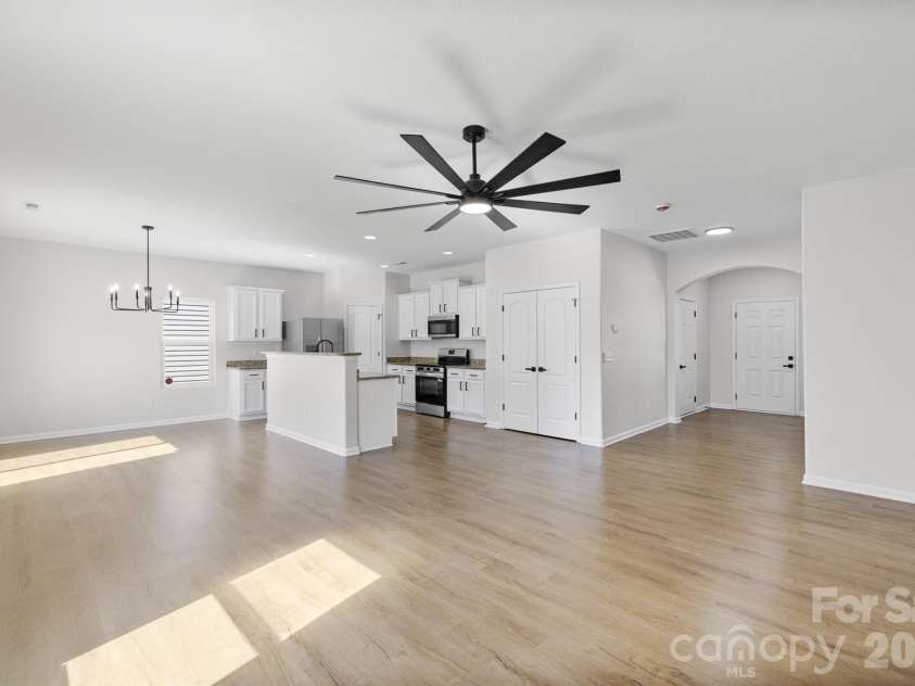 8203 Paw Valley Lane, Charlotte, NC 28214.  MLS# CAR4353089, YatesRealty ID 11192. 