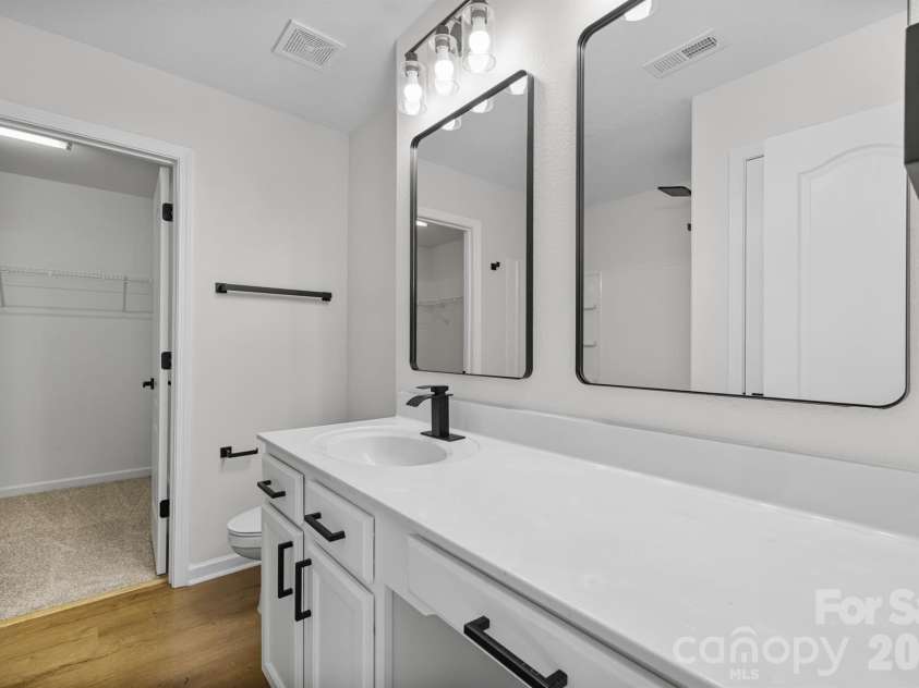 8203 Paw Valley Lane, Charlotte, NC 28214.  MLS# CAR4353089, YatesRealty ID 11192. 