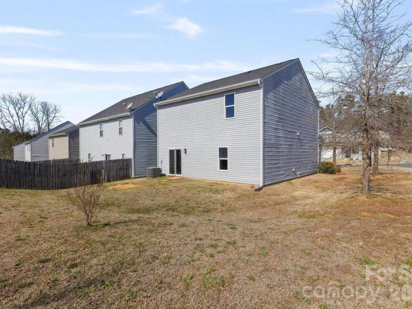 8203 Paw Valley Lane, Charlotte, NC 28214.  MLS# CAR4353089, YatesRealty ID 11192. 