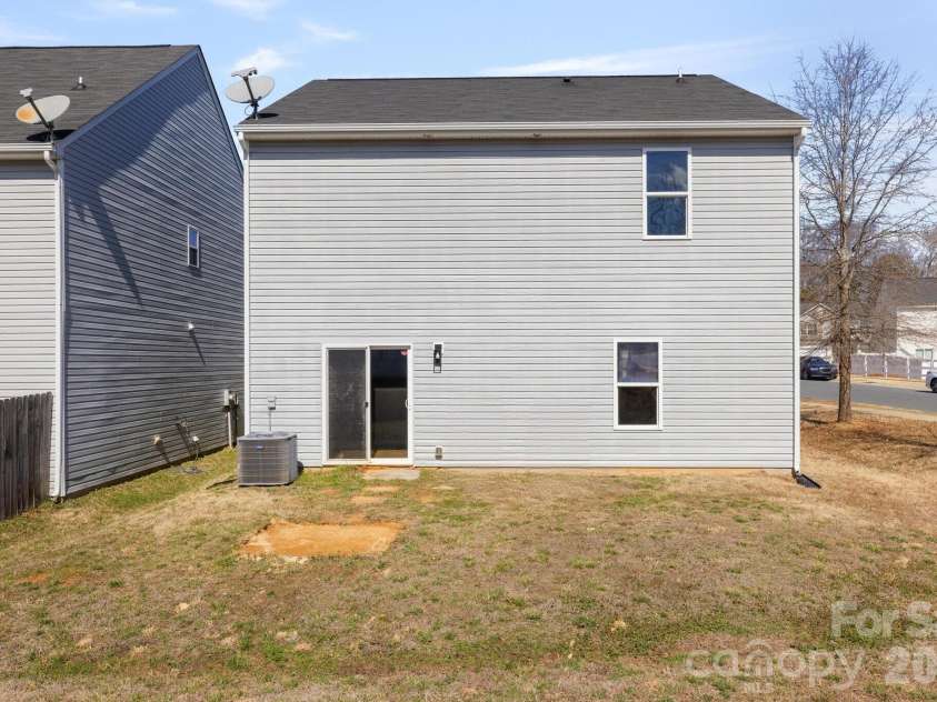 8203 Paw Valley Lane, Charlotte, NC 28214.  MLS# CAR4353089, YatesRealty ID 11192. 