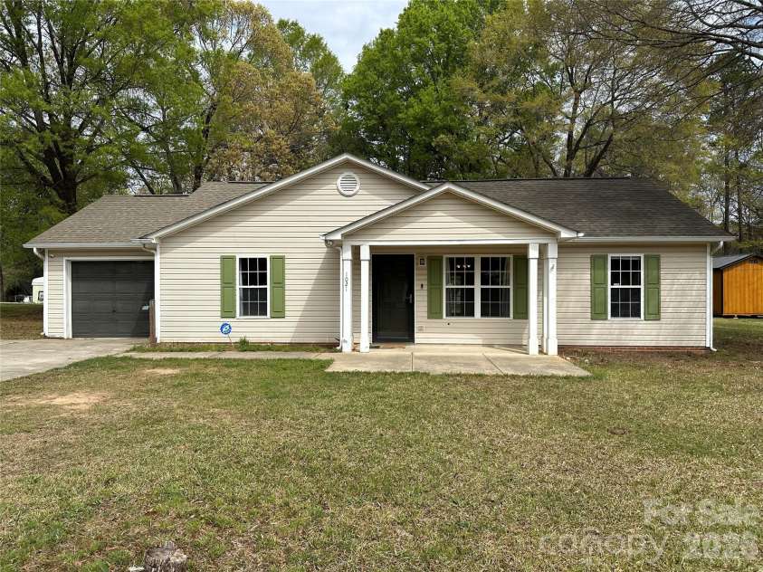 1021 Cedar Creek Road, Kannapolis, NC 28083.  MLS# CAR4363775, YatesRealty ID 11193. 