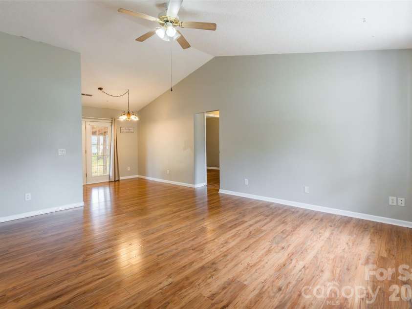 1021 Cedar Creek Road, Kannapolis, NC 28083.  MLS# CAR4363775, YatesRealty ID 11193. 