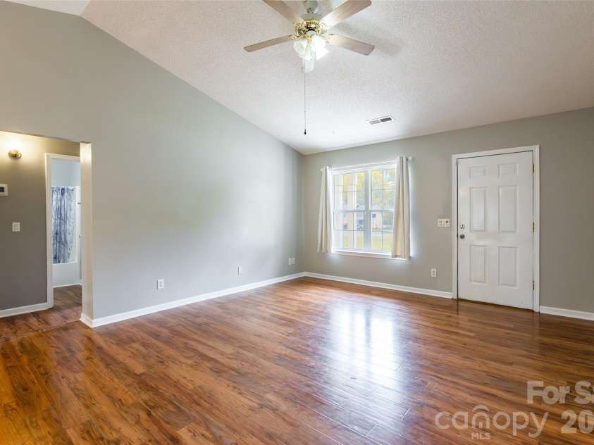 1021 Cedar Creek Road, Kannapolis, NC 28083.  MLS# CAR4363775, YatesRealty ID 11193. 