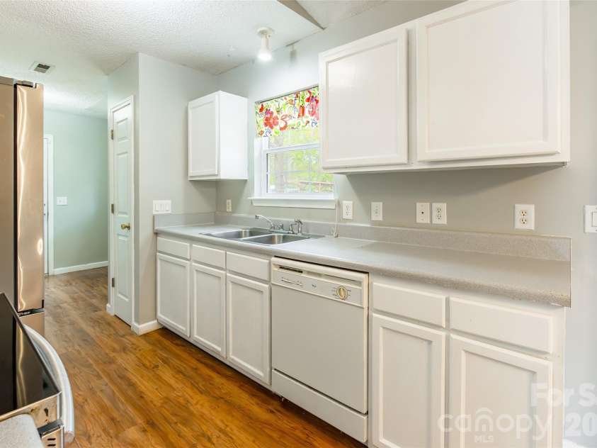 1021 Cedar Creek Road, Kannapolis, NC 28083.  MLS# CAR4363775, YatesRealty ID 11193. 