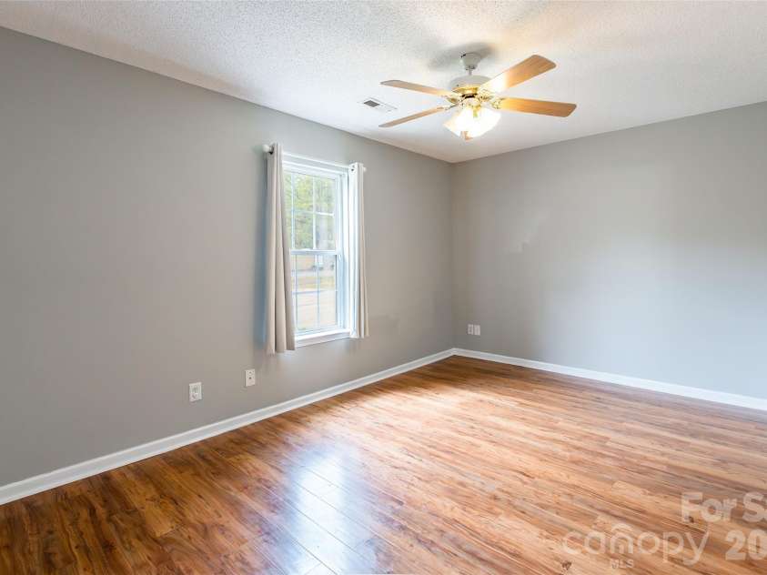 1021 Cedar Creek Road, Kannapolis, NC 28083.  MLS# CAR4363775, YatesRealty ID 11193. 