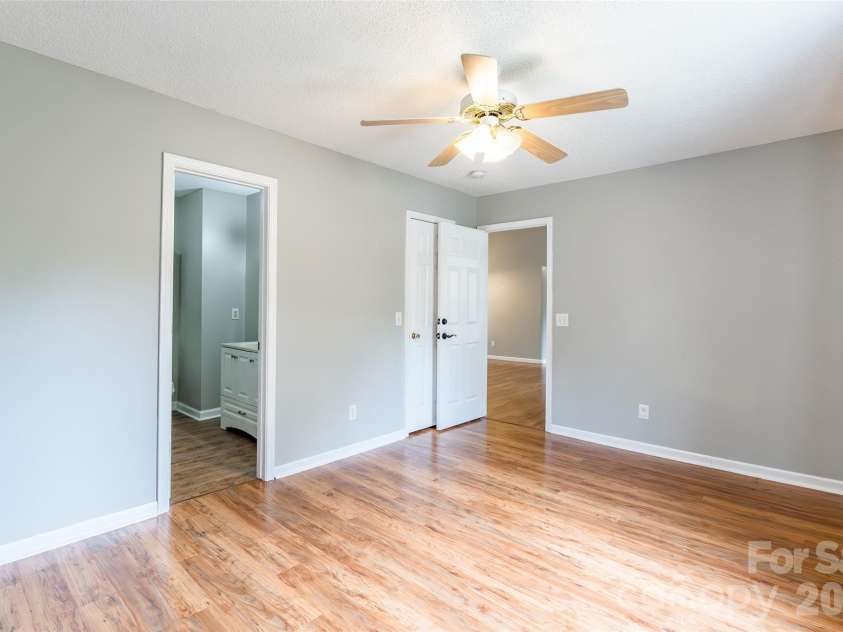 1021 Cedar Creek Road, Kannapolis, NC 28083.  MLS# CAR4363775, YatesRealty ID 11193. 
