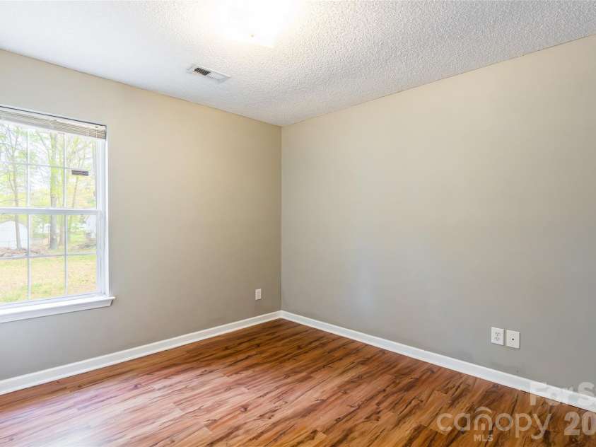 1021 Cedar Creek Road, Kannapolis, NC 28083.  MLS# CAR4363775, YatesRealty ID 11193. 
