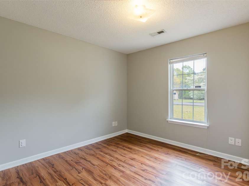 1021 Cedar Creek Road, Kannapolis, NC 28083.  MLS# CAR4363775, YatesRealty ID 11193. 