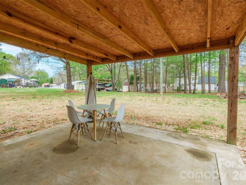 1021 Cedar Creek Road, Kannapolis, NC 28083.  MLS# CAR4363775, YatesRealty ID 11193. 