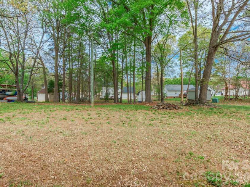 1021 Cedar Creek Road, Kannapolis, NC 28083.  MLS# CAR4363775, YatesRealty ID 11193. 