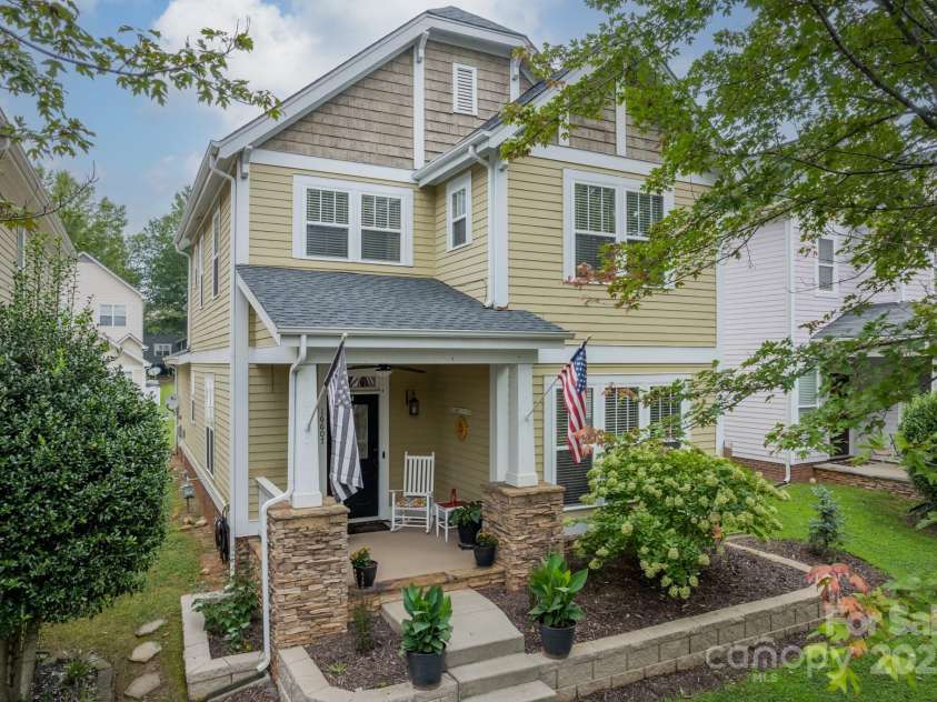 16607 Spruell Street, Huntersville, NC 28078.  MLS# CAR4238596, YatesRealty ID 11193. 