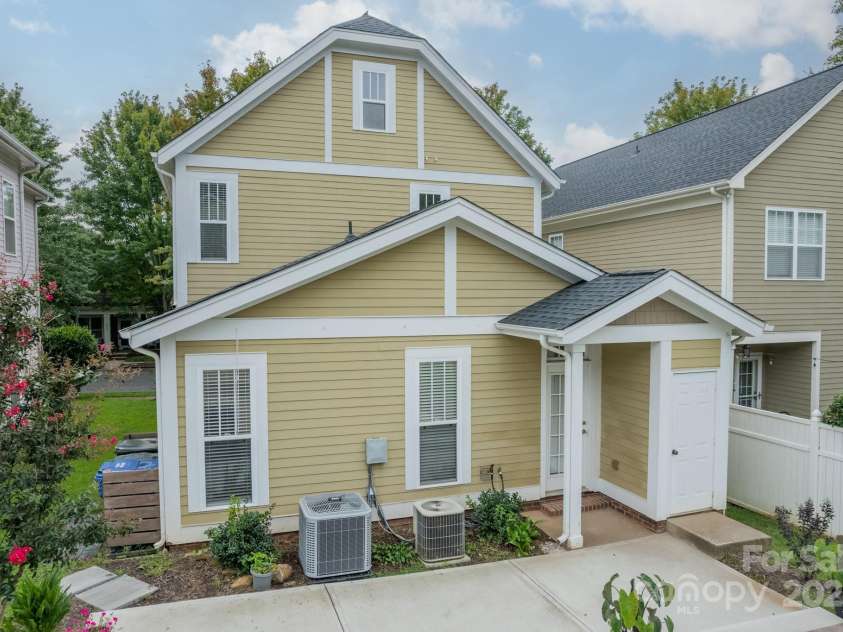 16607 Spruell Street, Huntersville, NC 28078.  MLS# CAR4238596, YatesRealty ID 11193. 