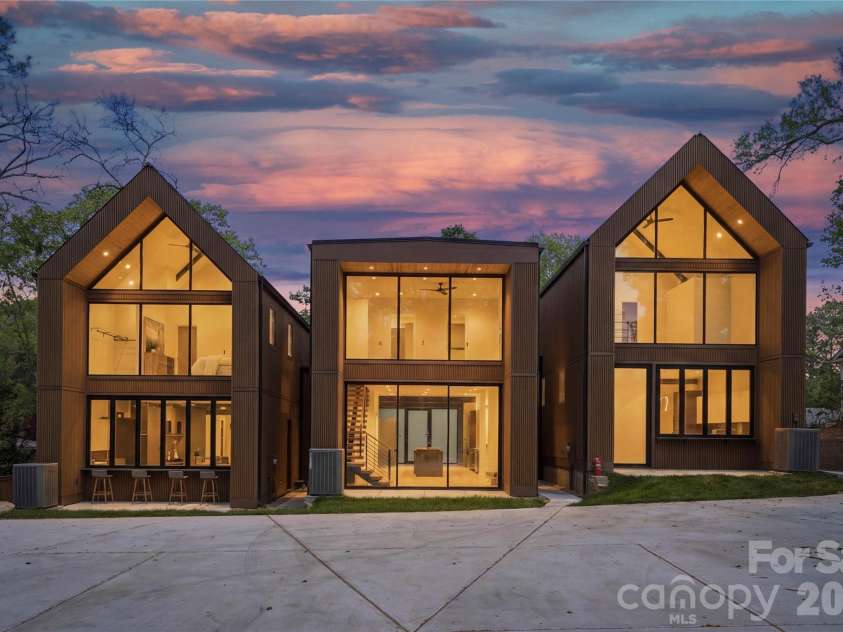 3614 Barclay Downs Drive, Charlotte, NC 28209.  MLS# CAR4321253, YatesRealty ID 11194. 