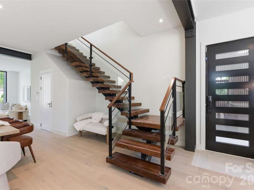 3614 Barclay Downs Drive, Charlotte, NC 28209.  MLS# CAR4321253, YatesRealty ID 11194. 