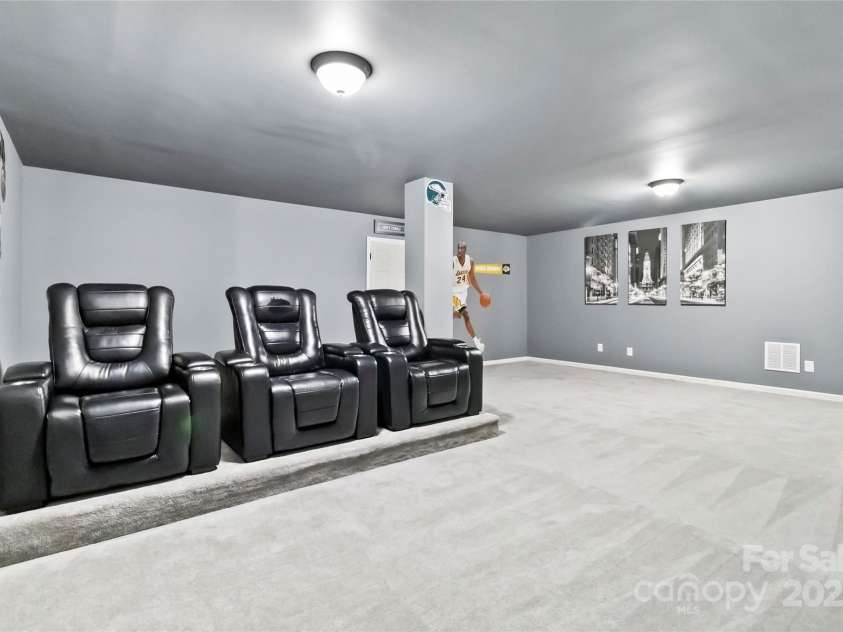 1009 Murandy Lane, Matthews, NC 28104.  MLS# CAR4272008, YatesRealty ID 11195. 