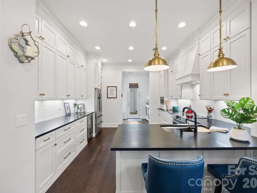 1126 South Street, Cornelius, NC 28031.  MLS# CAR4365367, YatesRealty ID 11196. 