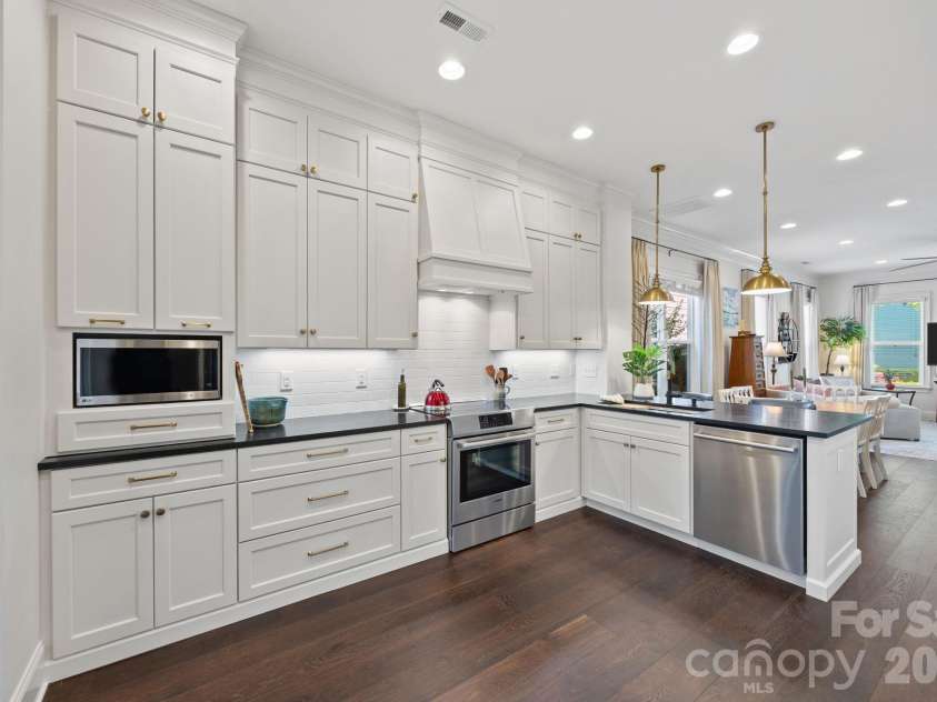 1126 South Street, Cornelius, NC 28031.  MLS# CAR4365367, YatesRealty ID 11196. 