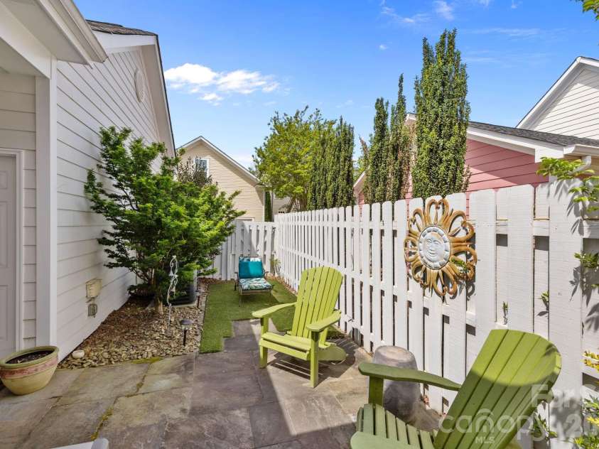 1126 South Street, Cornelius, NC 28031.  MLS# CAR4365367, YatesRealty ID 11196. 