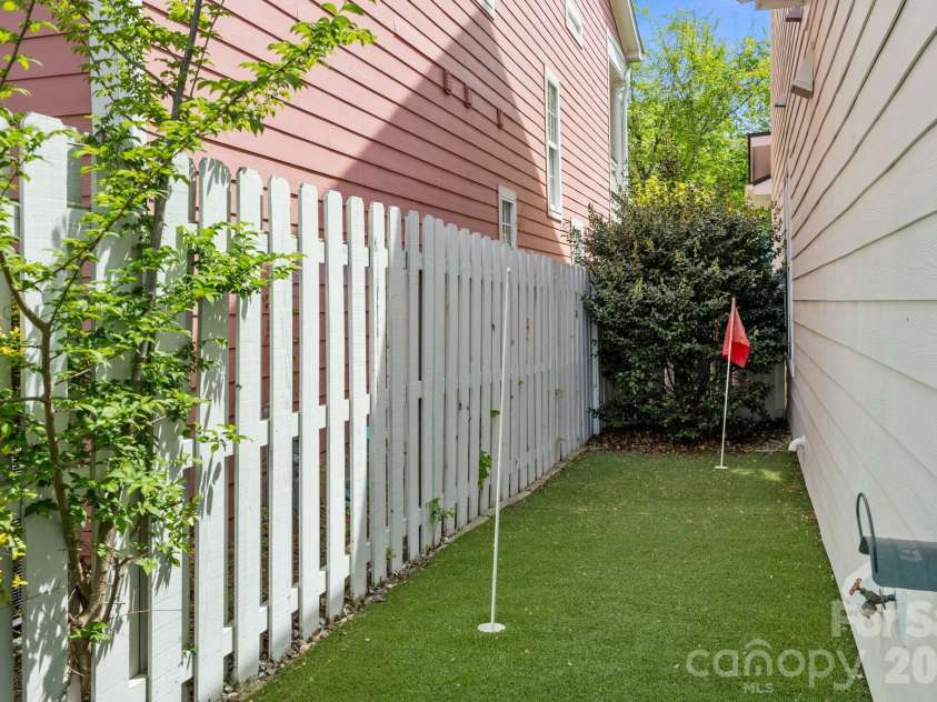 1126 South Street, Cornelius, NC 28031.  MLS# CAR4365367, YatesRealty ID 11196. 