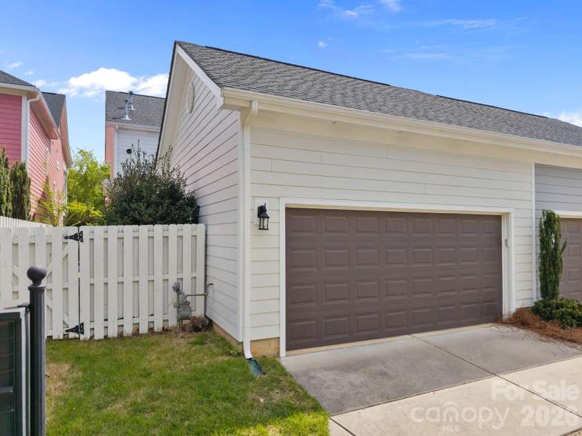 1126 South Street, Cornelius, NC 28031.  MLS# CAR4365367, YatesRealty ID 11196. 