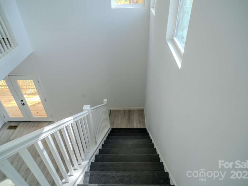 1413 Hateras Avenue, Charlotte, NC 28216.  MLS# CAR4246370, YatesRealty ID 11196. 