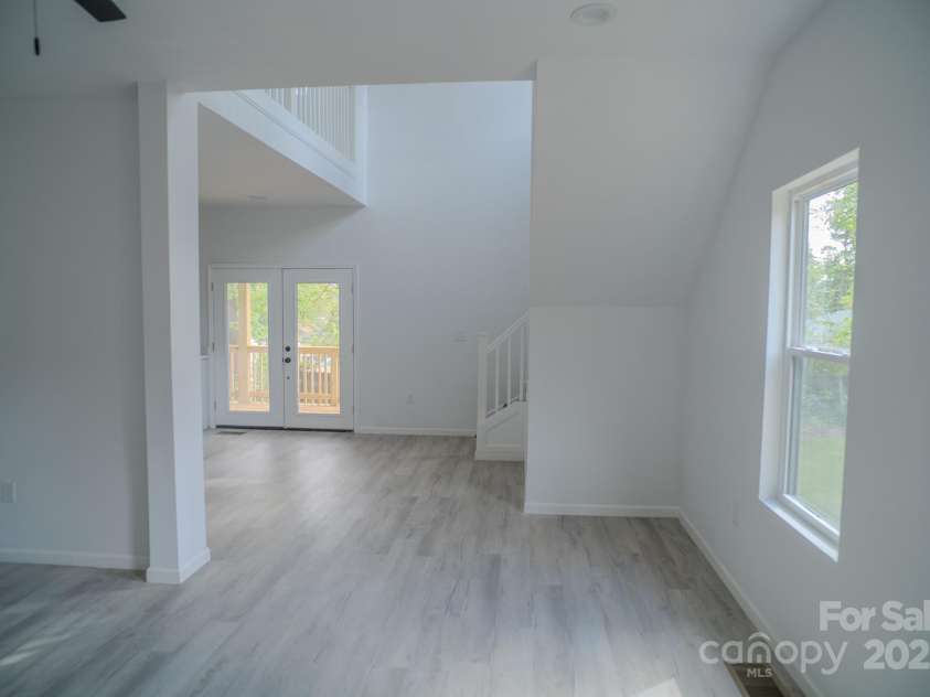 1413 Hateras Avenue, Charlotte, NC 28216.  MLS# CAR4246370, YatesRealty ID 11196. 