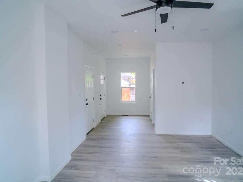 1413 Hateras Avenue, Charlotte, NC 28216.  MLS# CAR4246370, YatesRealty ID 11196. 