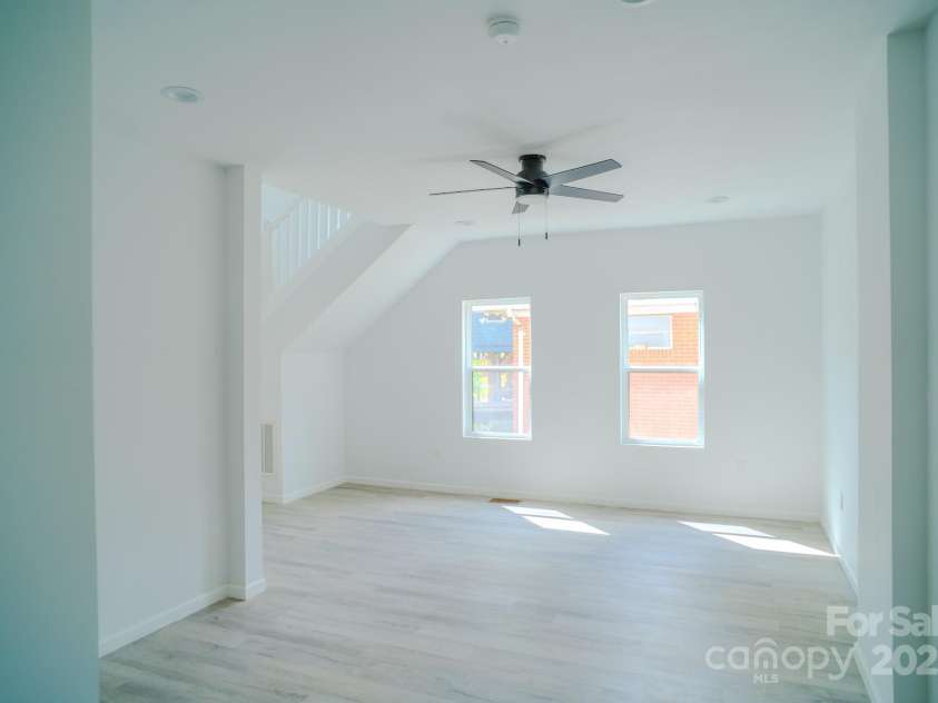 1413 Hateras Avenue, Charlotte, NC 28216.  MLS# CAR4246370, YatesRealty ID 11196. 