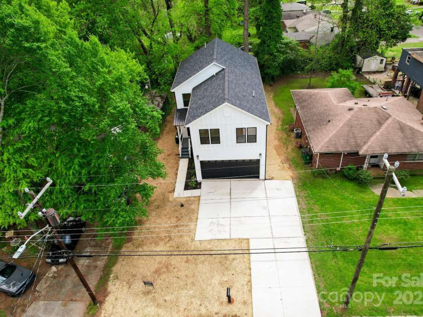1413 Hateras Avenue, Charlotte, NC 28216.  MLS# CAR4246370, YatesRealty ID 11196. 