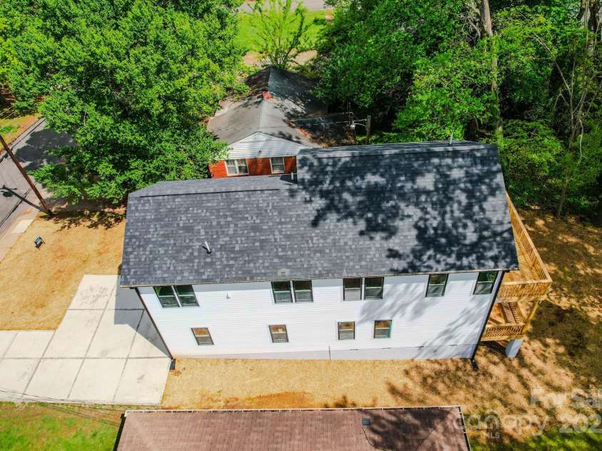 1413 Hateras Avenue, Charlotte, NC 28216.  MLS# CAR4246370, YatesRealty ID 11196. 