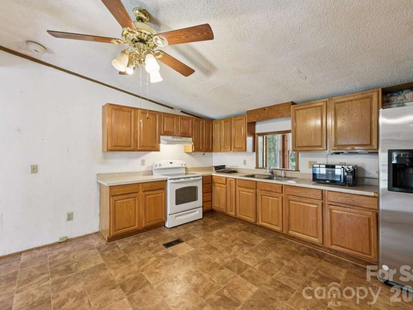 3296 Torrence Branch Drive, Fort Mill, SC 29708.  MLS# CAR4363774, YatesRealty ID 11197. 