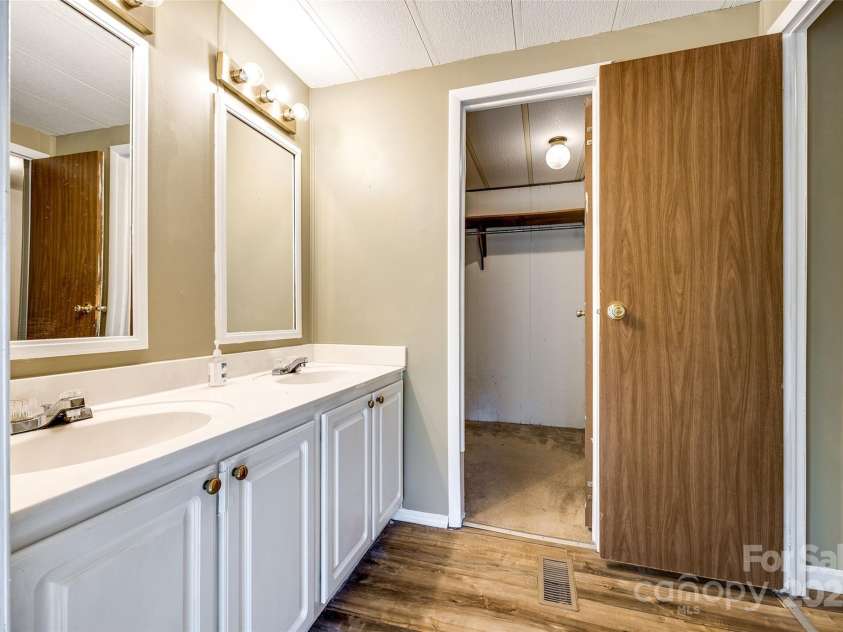 5320 Liberty Hill Road, York, SC 29745.  MLS# CAR4201279, YatesRealty ID 11197. 