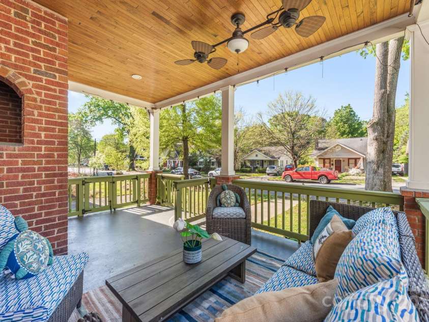 2221 Commonwealth Avenue, Charlotte, NC 28205.  MLS# CAR4245508, YatesRealty ID 11199. 