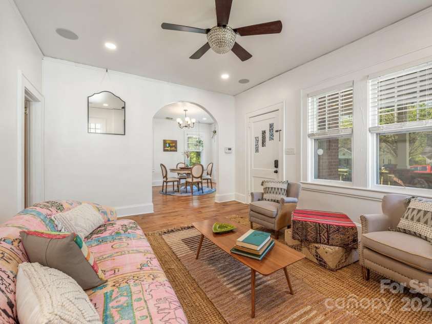 2221 Commonwealth Avenue, Charlotte, NC 28205.  MLS# CAR4245508, YatesRealty ID 11199. 