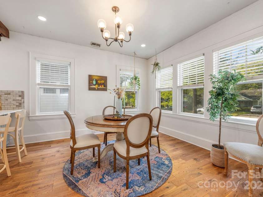 2221 Commonwealth Avenue, Charlotte, NC 28205.  MLS# CAR4245508, YatesRealty ID 11199. 