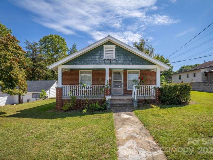 521 Praley Street, Valdese, NC 28690.  MLS# CAR4308138, YatesRealty ID 112. 