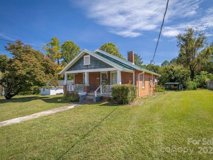 521 Praley Street, Valdese, NC 28690.  MLS# CAR4308138, YatesRealty ID 112. 