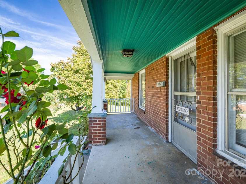 521 Praley Street, Valdese, NC 28690.  MLS# CAR4308138, YatesRealty ID 112. 